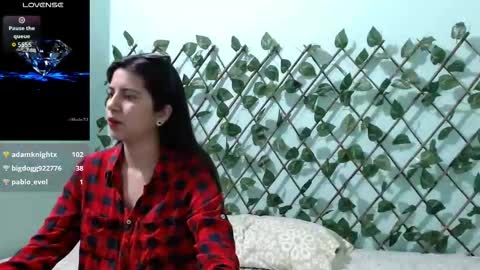 Snapshot of kimzu2830 chatting on November 18, 11:37 pm Kim and Zuka online show from November 18, 11:37 pm