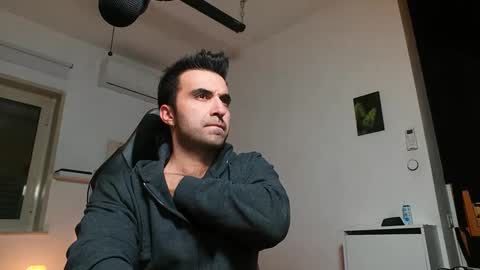 Snapshot of king7045 chatting on January 27, 12:33 am king7045 online show from January 27, 12:33 am