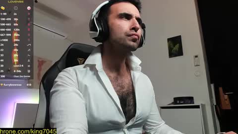 Snapshot of king7045 chatting on March 8, 2:12 am king7045 online show from March 8, 2:12 am