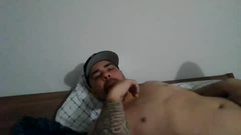 Snapshot of king_9thickxx chatting on March 17, 10:18 am king_9thickxx online show from March 17, 10:18 am
