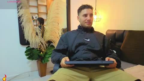Snapshot of king_meruem chatting on July 19, 7:28 pm king_meruem online show from July 19, 7:28 pm