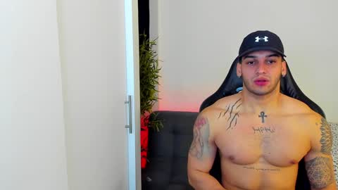 king_of_kings__ online show from December 13, 4:11 am