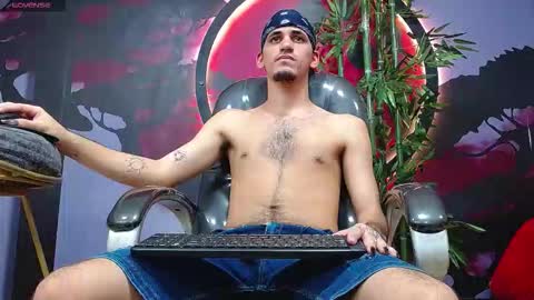 king voy online show from November 23, 8:30 pm