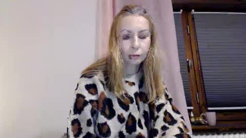sexysexyhotwetpinkredpussy online show from October 26, 4:35 pm