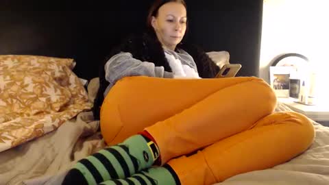 sexysexyhotwetpinkredpussy online show from April 7, 8:31 pm