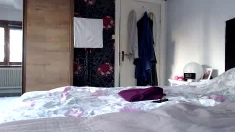 sexysexyhotwetpinkredpussy online show from April 18, 5:50 pm