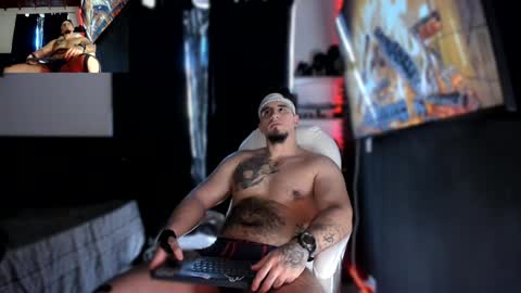 Snapshot of kingbear777 chatting on December 21, 10:40 pm King Bear online show from December 21, 10:40 pm