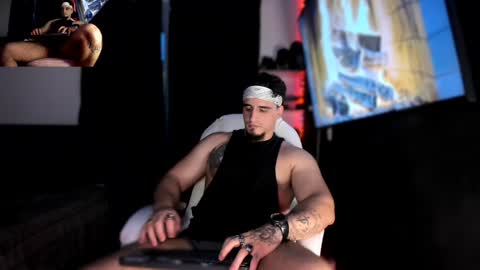 Snapshot of kingbear777 chatting on January 27, 11:33 pm King Bear online show from January 27, 11:33 pm