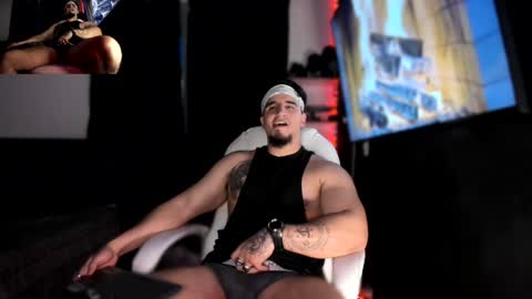 Snapshot of kingbear777 chatting on January 31, 5:09 am King Bear online show from January 31, 5:09 am