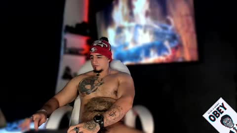 Snapshot of kingbear777 chatting on February 8, 6:43 am King Bear online show from February 8, 6:43 am