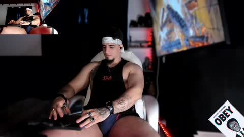 Snapshot of kingbear777 chatting on February 15, 1:31 am King Bear online show from February 15, 1:31 am