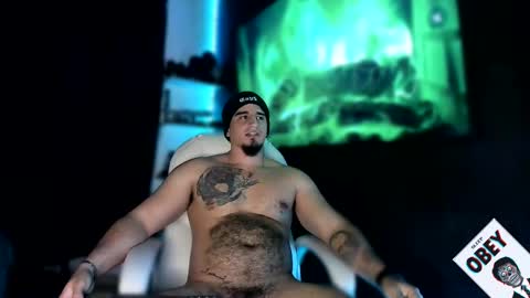 Snapshot of kingbear777 chatting on February 17, 11:23 am King Bear online show from February 17, 11:23 am