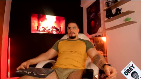 Snapshot of kingbear777 chatting on September 14, 11:15 pm King Bear online show from September 14, 11:15 pm