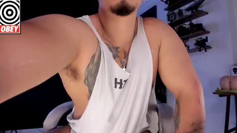 Snapshot of kingbear777 chatting on October 4, 7:01 pm King Bear online show from October 4, 7:01 pm