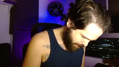 Snapshot of kingcat420 chatting on December 6, 3:19 am Jake online show from December 6, 3:19 am