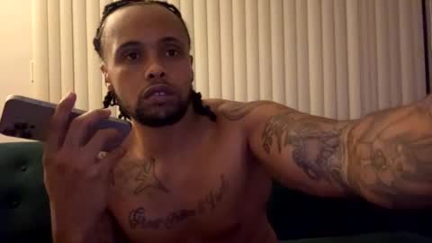 Snapshot of kingdabiggest chatting on September 30, 4:28 am KingDaBiggest online show from September 30, 4:28 am