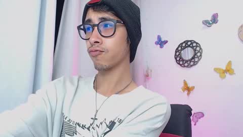 Snapshot of kingdanny_8 chatting on October 15, 2:33 am kingdanny_8 online show from October 15, 2:33 am