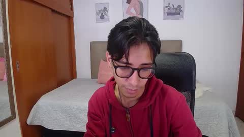 Snapshot of kingdanny_8 chatting on November 30, 5:00 am kingdanny_8 online show from November 30, 5:00 am