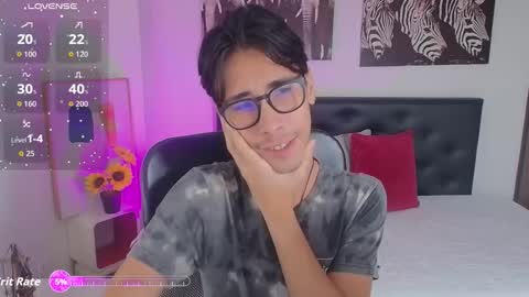 Snapshot of kingdanny_8 chatting on December 5, 3:48 am kingdanny_8 online show from December 5, 3:48 am