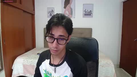 Snapshot of kingdanny_8 chatting on December 19, 5:14 am kingdanny_8 online show from December 19, 5:14 am