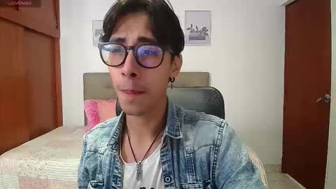 Snapshot of kingdanny_8 chatting on December 21, 5:25 am kingdanny_8 online show from December 21, 5:25 am