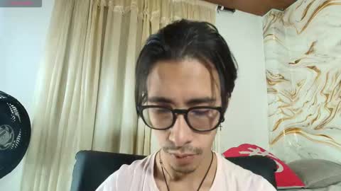 Snapshot of kingdanny_8 chatting on March 1, 11:40 pm kingdanny_8 online show from March 1, 11:40 pm