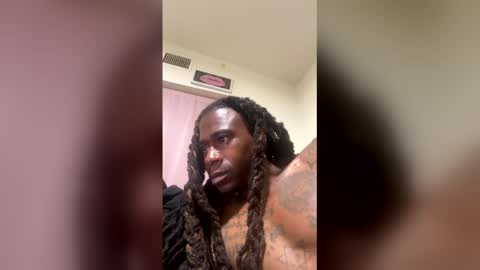 Snapshot of kingecstasyxxx chatting on May 28, 8:06 pm KingEcstasyXXX online show from May 28, 8:06 pm