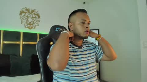 Snapshot of kingg_jay chatting on June 7, 12:20 pm kingg_jay online show from June 7, 12:20 pm