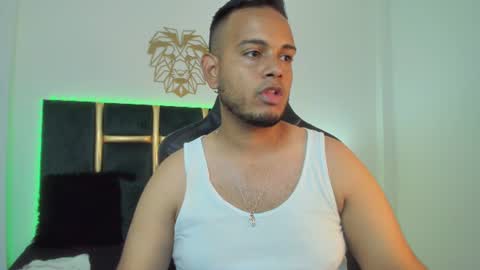 Snapshot of kingg_jay chatting on June 10, 11:42 am kingg_jay online show from June 10, 11:42 am
