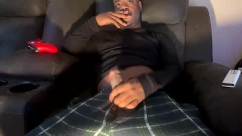 Snapshot of kingofkingz74 chatting on November 13, 2:16 pm kingofkingz74 online show from November 13, 2:16 pm