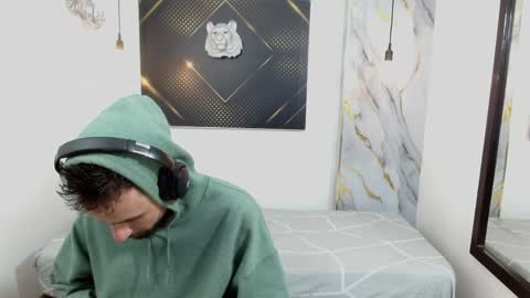 KING  online show from April 7, 3:40 am