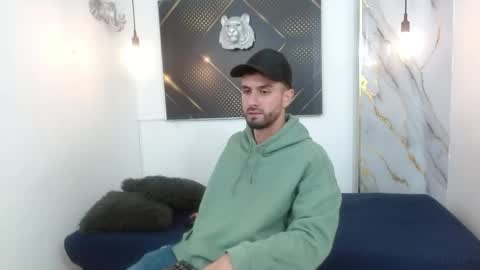 KING  online show from April 19, 3:06 am