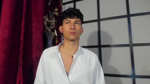  A L E X  online show from December 4, 4:32 am