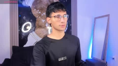  A L E X  online show from May 28, 3:26 am