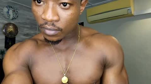 Snapshot of kingroy9 chatting on August 4, 10:12 pm kingroy9 online show from August 4, 10:12 pm