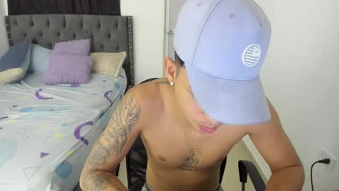 DOMINANT ALPHA KINGS online show from October 11, 1:49 am