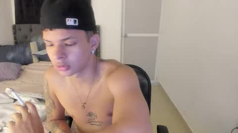 DOMINANT ALPHA KINGS online show from October 12, 10:42 pm