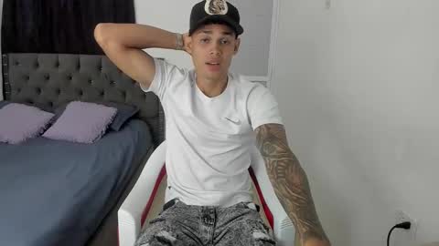 DOMINANT ALPHA KINGS online show from January 12, 6:02 pm