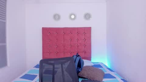 Snapshot of kingstark_ chatting on October 9, 11:30 am sebastian online show from October 9, 11:30 am