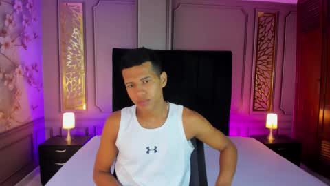 Snapshot of kingstark_ chatting on October 23, 11:20 am sebastian online show from October 23, 11:20 am