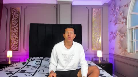 Snapshot of kingstark_ chatting on October 26, 11:05 am sebastian online show from October 26, 11:05 am