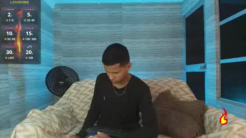 Snapshot of kingstark_ chatting on November 12, 11:10 am sebastian online show from November 12, 11:10 am