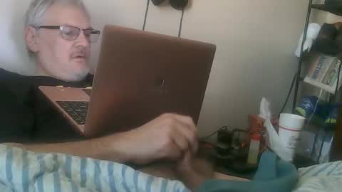 kingtongue10 online show from February 7, 4:00 pm