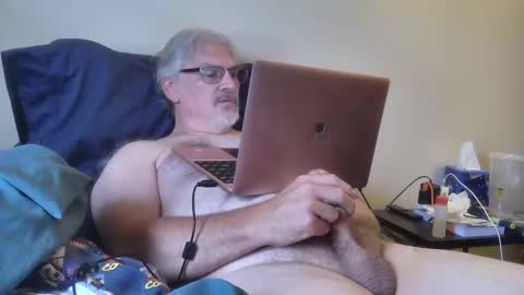 kingtongue10 online show from June 5, 3:18 pm