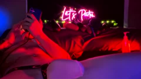 Snapshot of kinksss4all chatting on December 18, 8:09 am KinkPLAY9 online show from December 18, 8:09 am