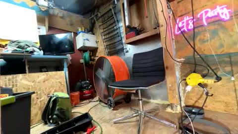 Snapshot of kinksss4all chatting on June 10, 9:08 am KinkPLAY9 online show from June 10, 9:08 am