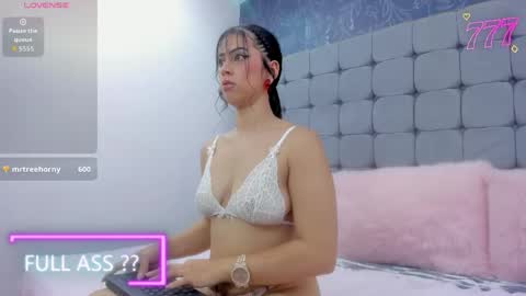 Snapshot of kinky_dakota chatting on May 16, 12:07 am dakota online show from May 16, 12:07 am