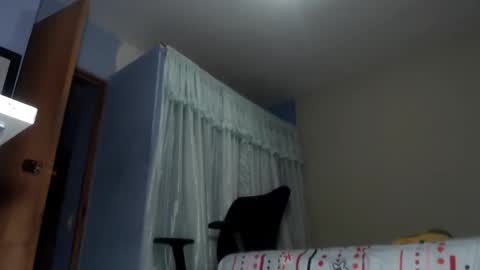 kinky_eli_ online show from December 18, 4:02 pm