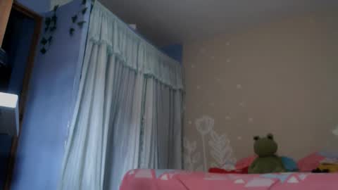 Snapshot of kinky_eli_ chatting on April 17, 2:42 pm kinky_eli_ online show from April 17, 2:42 pm
