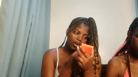 Lola online show from November 3, 9:10 am